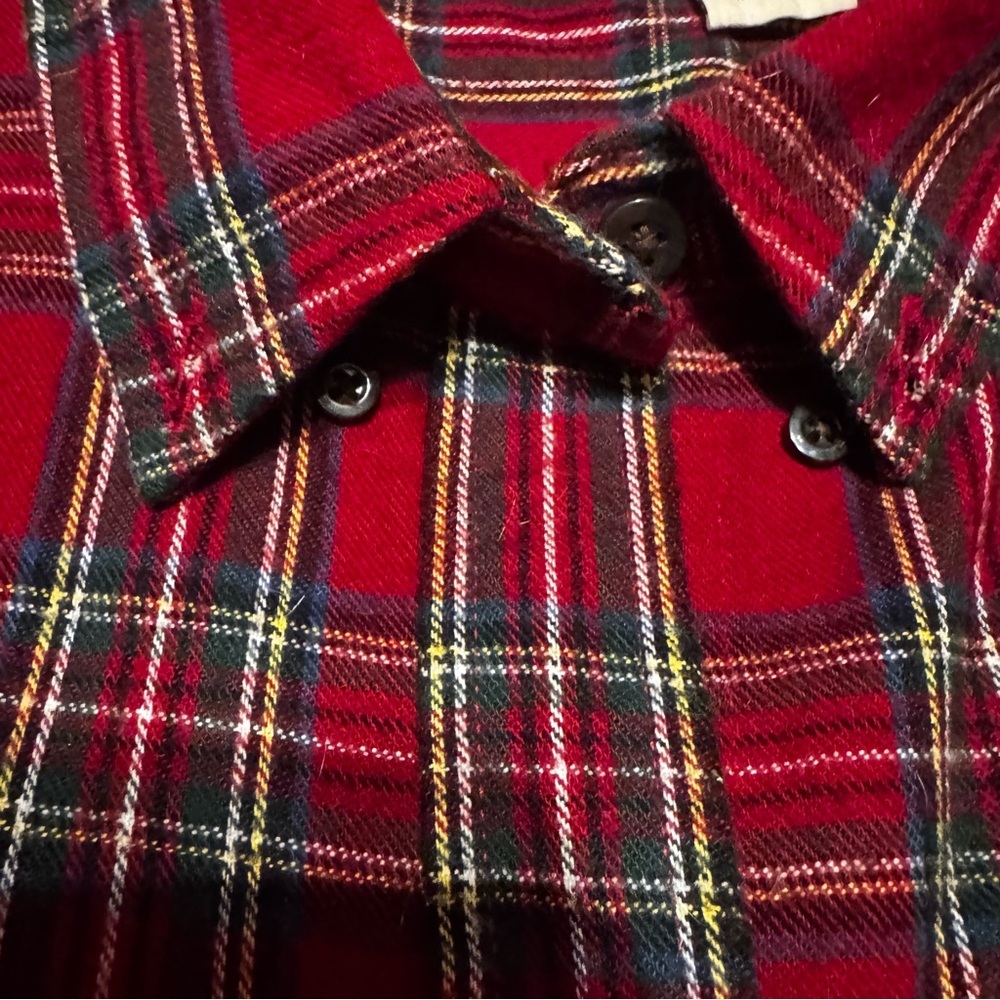 L.L. Bean Men's Red and Green Plaid Button Down Shirt - Picture 5 of 9